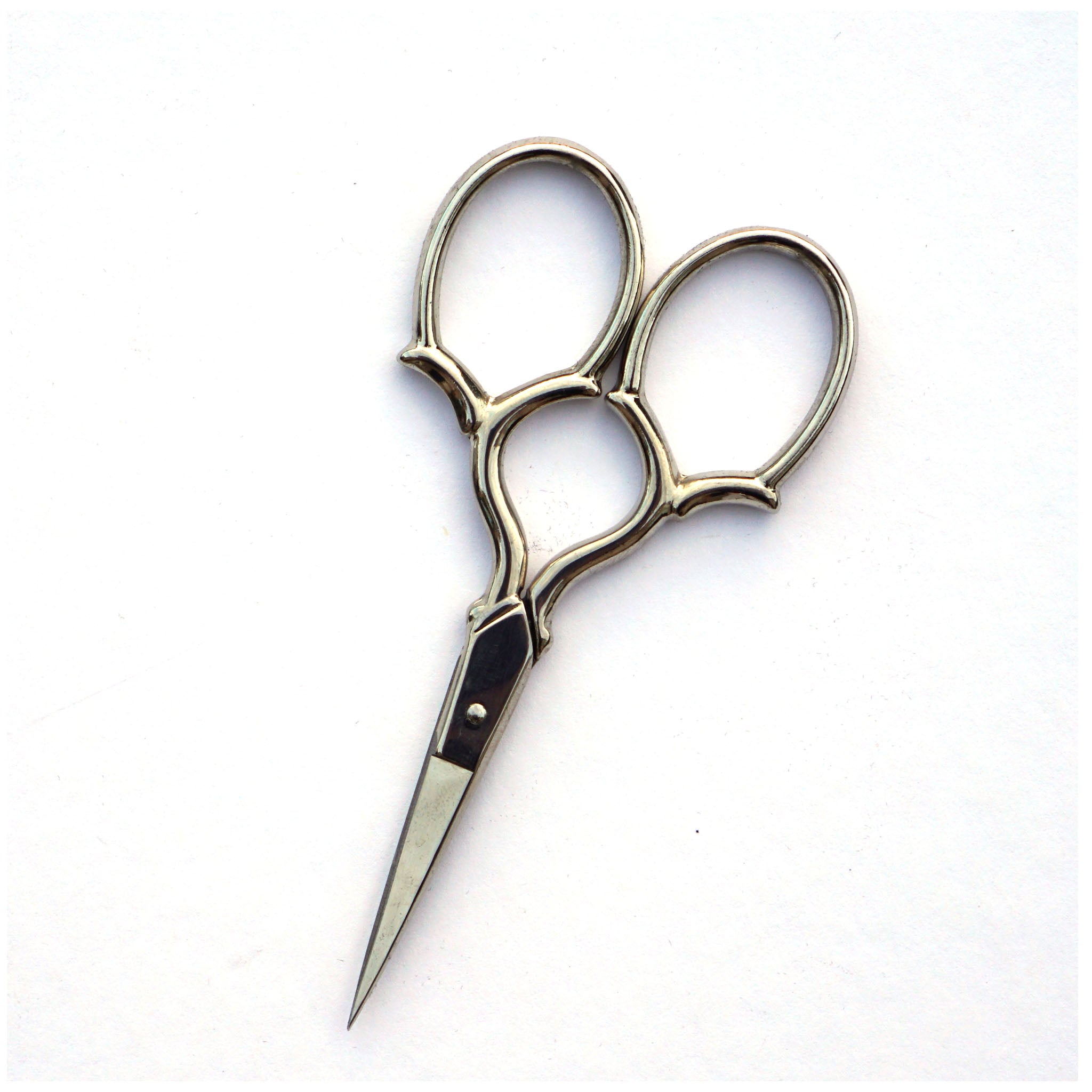 Bohin Grands Anneaux Embroidery Scissors