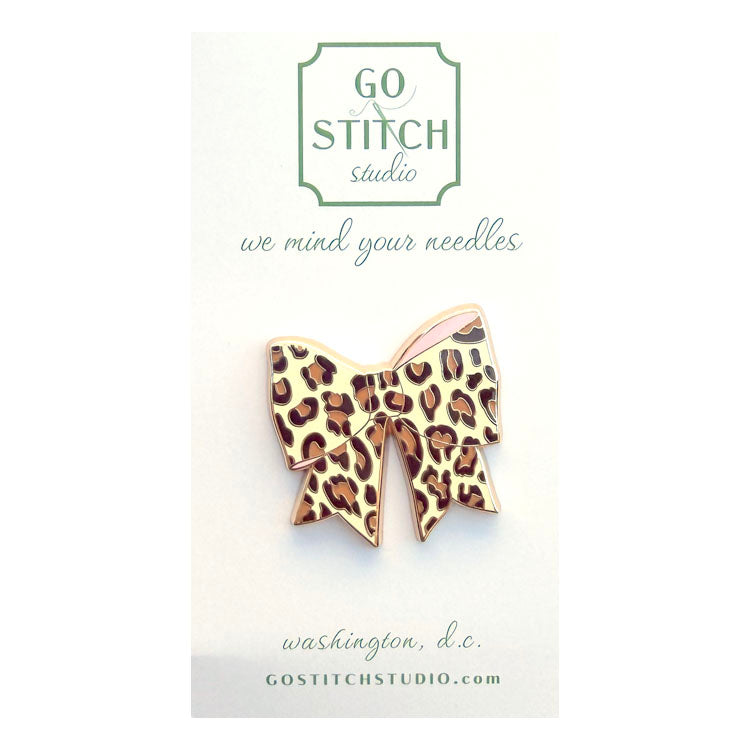 Leopard Bow Needle Minder