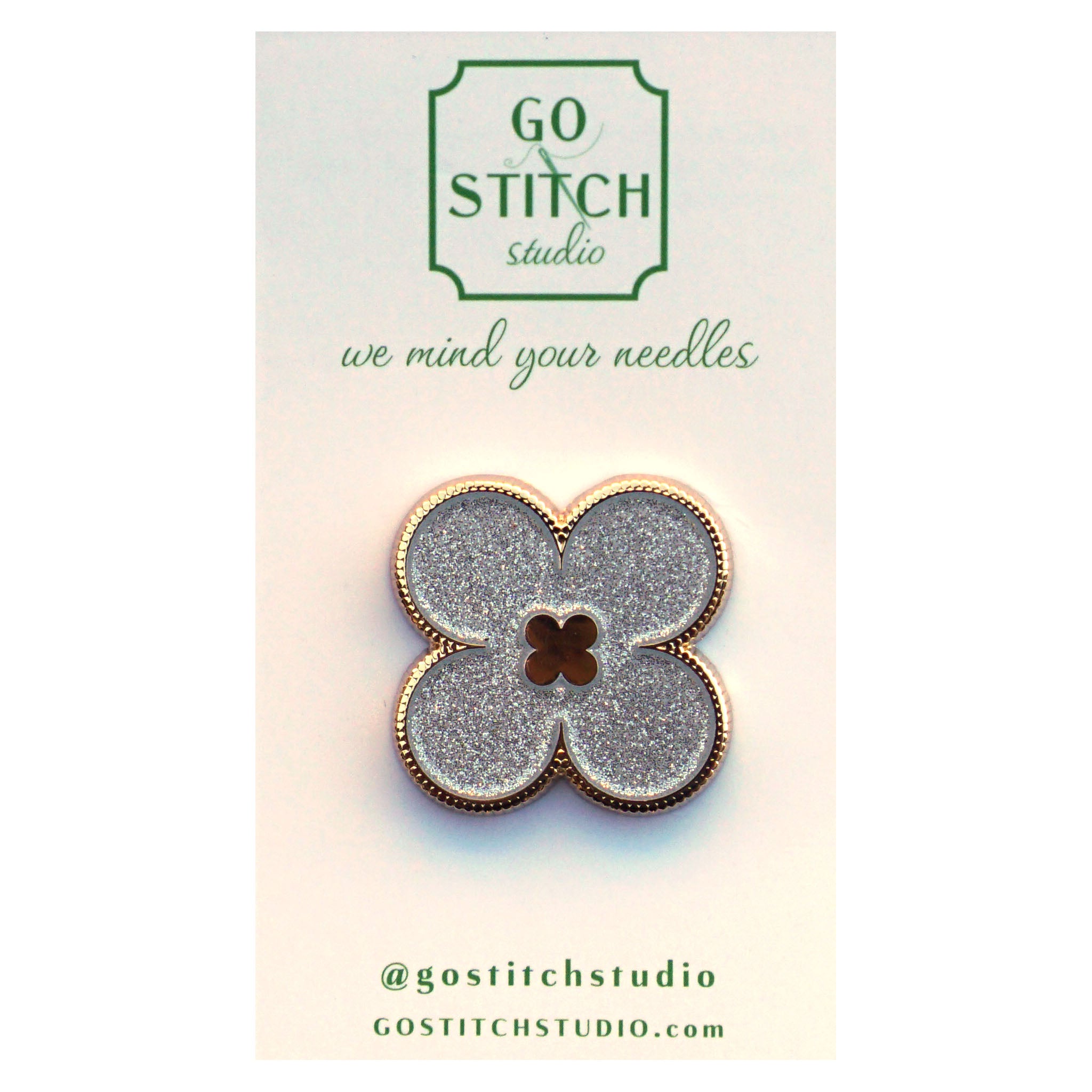 Silver Glitter Clover Needle Minder